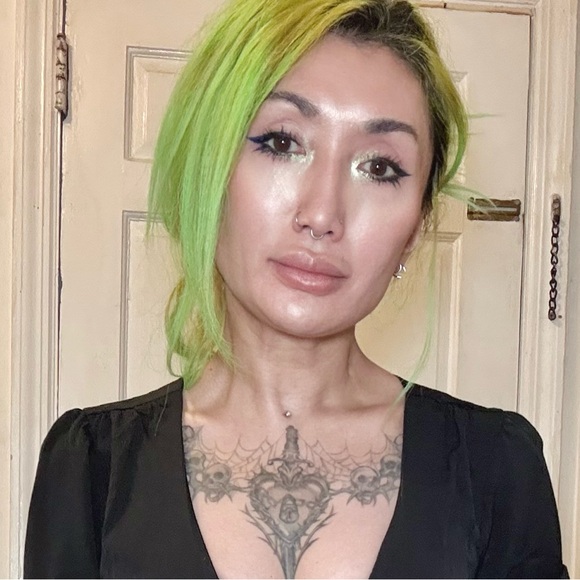 Meet your Posher, Eunice - Picture 2 of 3